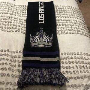 Los Angeles Kings Hockey Black and Purple Scarf 🧣